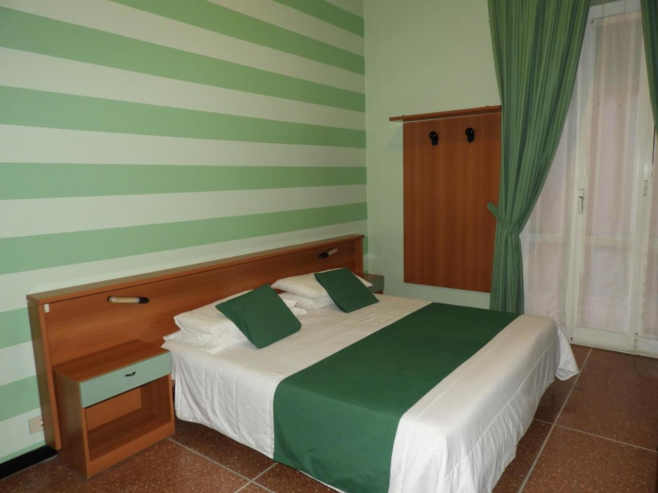 Hotel Glory 2*