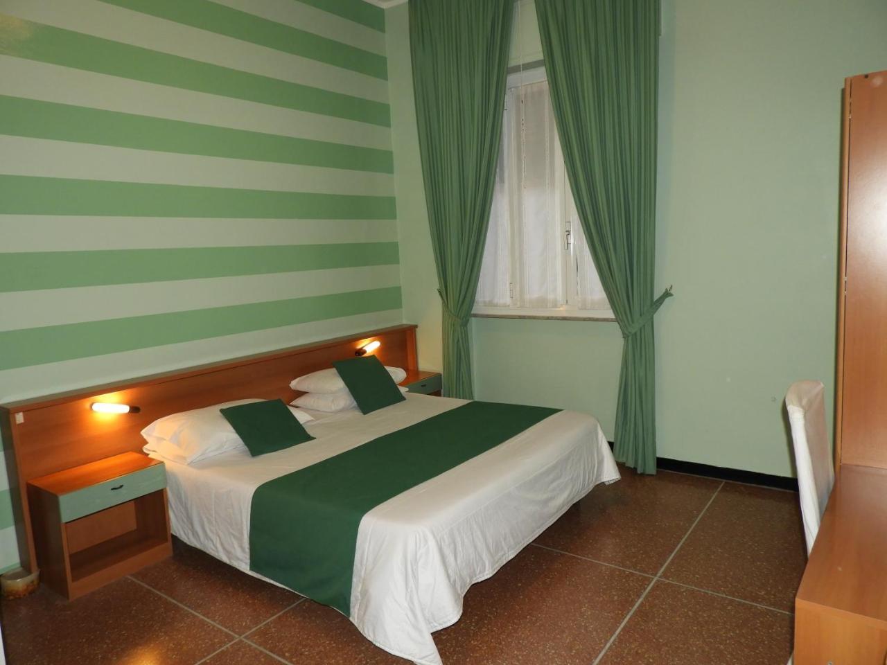 Hotel Glory 2*