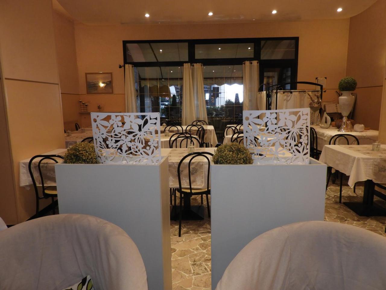 Glory Hotel 2*